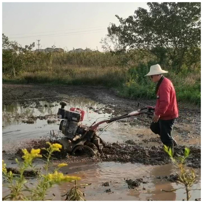 Tiller eléctrico de gasolina con tracción en las cuatro ruedas para un funcionamiento ahorrador de mano de obra