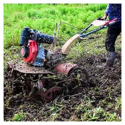 Transmisión de engranajes 4x4 Mini Tiller con tamaño de 1100*1050*880mm y velocidad de trabajo de 4KM/H